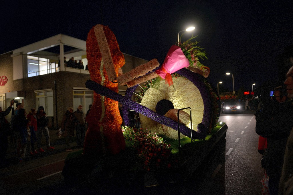 ../Images/Bloemencorso Noordwijkerhout 318.jpg